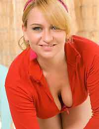horny girl in Fort Riley looking for a friend with benefits